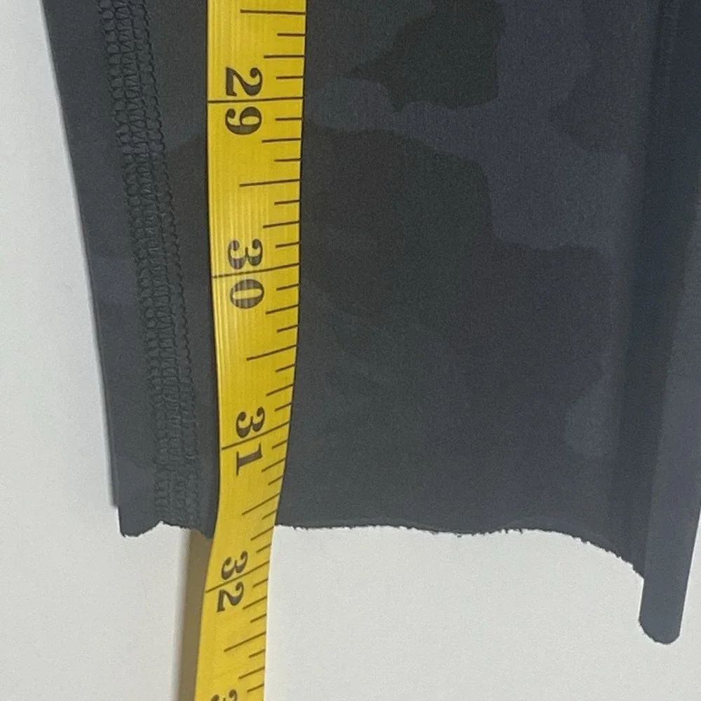 Lululemon Fast Free High Rise Tight Leggings Womens 4 Black Camo Non Reflective